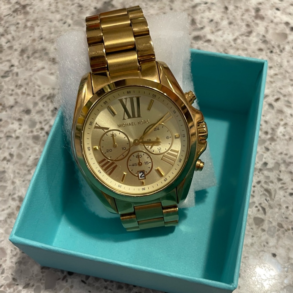 MICHEAL KORS oversized gold watch